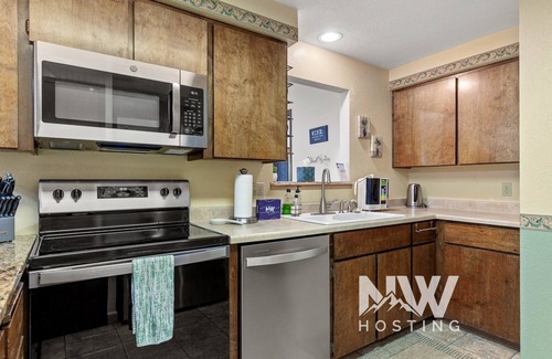 Coeur d'Alene House | Charming Retreat Near Trails w/Hot Tub & Games!