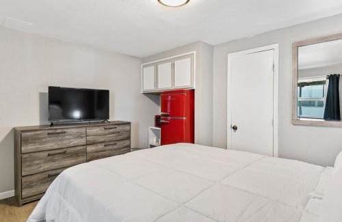 Sparks Apartment | Charming Retro Property #3!