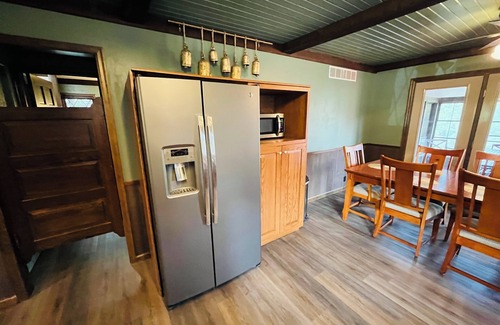 Independence Ski Chalet | Charming River Chalet sits on Golf Course - 1 block from Waterfront Restaurant!