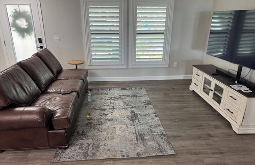 Fort Myers House | Charming River front 3-bedroom house with AC and WiFi in North Fort Myers