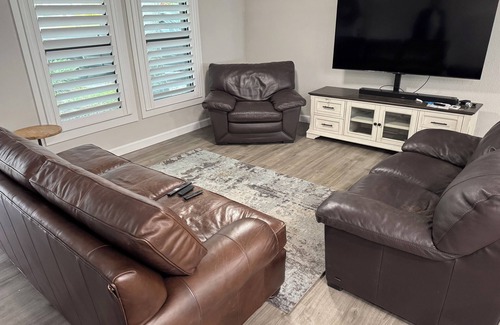 Fort Myers House | Charming River front 3-bedroom house with AC and WiFi in North Fort Myers