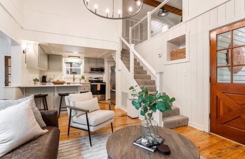 Rivers Edge Cottage | Charming riverfront 3-bedroom cottage in Ellijay on the Cartecay river
