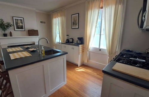Green Island Apartment | Charming Riverfront 4BR Flat