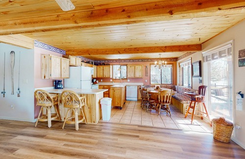 South Fork Cabin | Charming riverfront cabin with mountain view, firepit, washer/dryer & grill