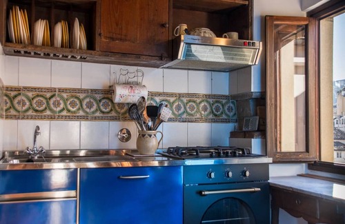 Oltrarno Apartment | Charming, Romantic Apartment, 50mt from Ponte Vecchio, AC, WIFI, LIFT