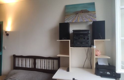 Laroque-des-Arcs Bed & Breakfast | Charming room overlooking the Lot