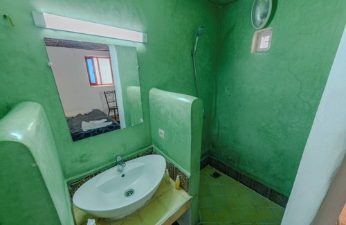 Dar Tazi House | Charming Room at Riad in marvelous Fès