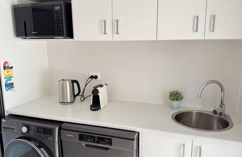 Culburra Beach Bed & Breakfast | Charming Room in a bed & breakfast with AC, WiFi in beautiful Culburra Beach