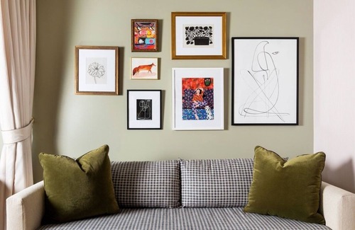 Hyde Park Hotel | Charming Room With A Kitchenette In A Historic District, Pets Are Allowed!