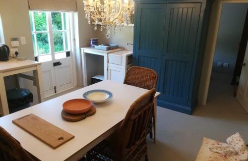 Greyton House | Charming Rose Cottage