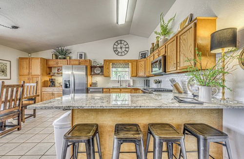 Ruidoso House | Charming Ruidoso House w/Deck & Mountain Views!