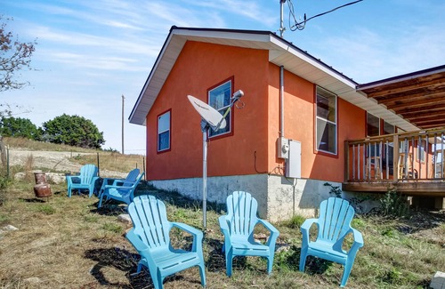 Fredericksburg House | Charming rural escape with shaded porch & wonderful Hill Country view