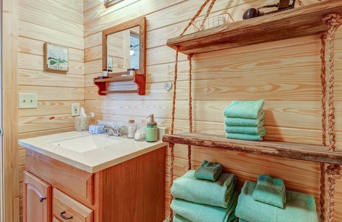 Fredericksburg House | Charming rural escape with shaded porch & wonderful Hill Country view