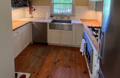Springs Cottage | Charming & Rustic Artists Mid Century Modern Hamptons Escape