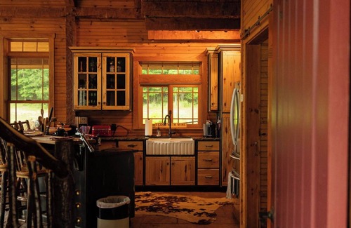 Rockwood Cabin | Charming Rustic Cabin in Rockwood, PA.