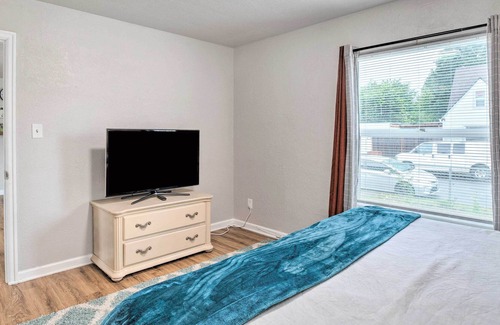 West Salem House | Charming Salem Townhome, Long-Term Stays!