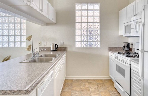 South San Jose Apartment | Charming San Jose 1BR w/ Gym, Pool & W/D, near WF & Costco, by Blueground