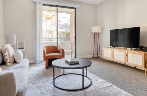 East San Mateo Apartment | Charming San Mateo 1BR w/ Pool, Gym & W/D, near Target, by Blueground