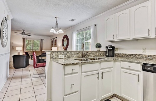 Savannah House | Charming Savannah Vacation Rental w/Game Room!