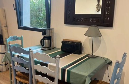 Kokotia Apartment | Charming sea view studio 200 m from cenitz mayarco beach Guéthary