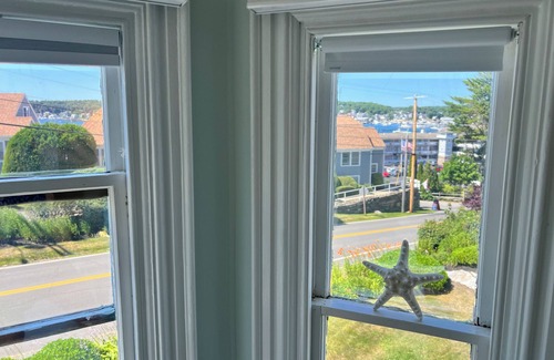 Boothbay Harbor House | Charming Seaglass House/4-bedrooms/Boothbay Harbor/Close to Town
