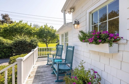 Boothbay Harbor House | Charming Seaglass House/4-bedrooms/Boothbay Harbor/Close to Town