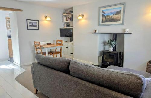 Aberdovey House | Charming Seaside Fisherman's Cottage Sleeps two