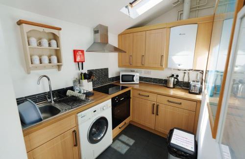 Aberdovey House | Charming Seaside Fisherman's Cottage Sleeps two