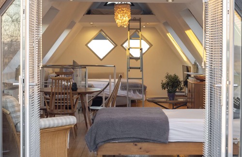 Whitstable House | Charming self-drive holiday Let close to the sportsman in Whitstable