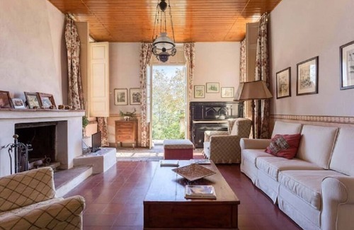 Linera Villa | Charming Sicilian Villa of the century 1800 with old trees park