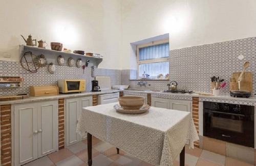 Linera Villa | Charming Sicilian Villa of the century 1800 with old trees park