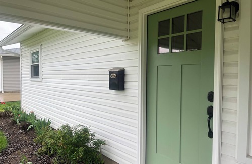 Xenia House | Charming single-story house perfect for getaways or extended stays.