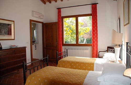 Cortona Villa | Charming small villa near Cortona,garden,olive grove.A/C.Fiber Wifi -LA COLONICA