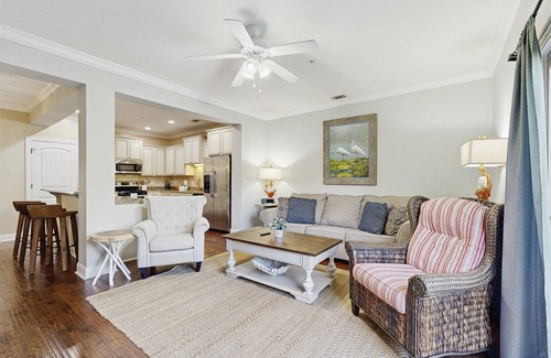 Saint Simons Island House | Charming southern townhouse w/enclosed yard & access to community pool