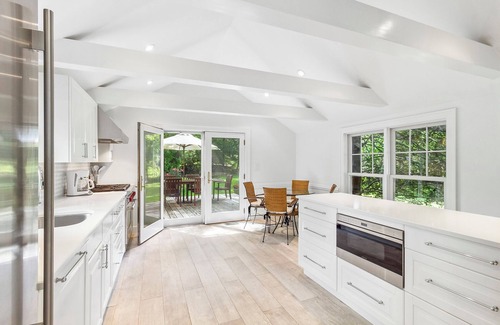 Village of Southampton House | Charming Southampton Village Farmhouse w/pool & separate Pool-House on1 acre