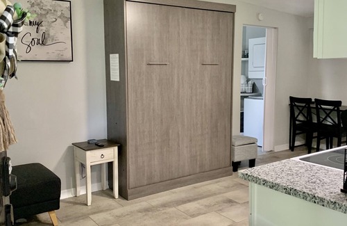 Southside Apartment | Charming Southside Studio - Centrally Located