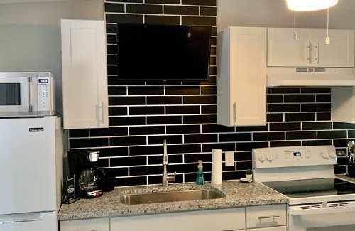 Southside Apartment | Charming Southside Studio - Centrally Located