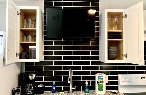 Southside Apartment | Charming Southside Studio - Centrally Located