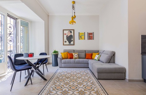 Rione XI Sant'Angelo Apartment | Charming Space at Torre Argentina