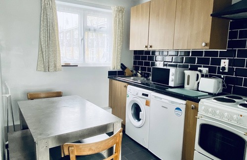 Great Yarmouth Ski Chalet | Charming Spacious 3-bedroom Beach Holiday House, Norfolk