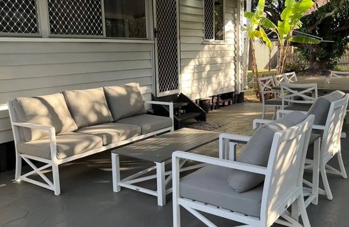 Bundaberg West House | Charming & Spacious Centrally Located Queenslander