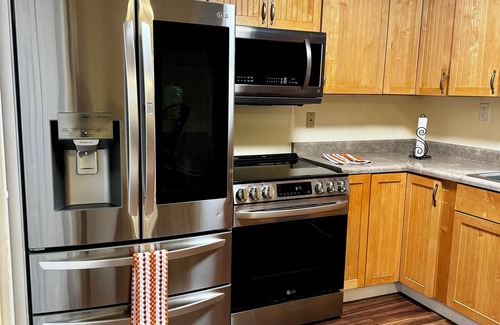 Highview House | Charming spacious 3-bedroom house with WiFi and patio