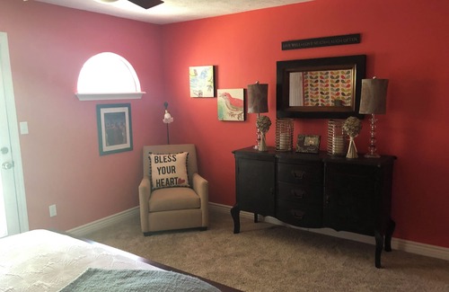 College Station House | Charming Spacious 4-bedroom house with AC and WiFi in Bryan near Kyle Field