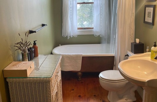 Skaneateles Other | Charming, spacious farmhouse close to village, lake and wedding venues
