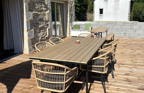 Plouneventer Apartment | Charming, spacious apartment with terrace at Brézal mill