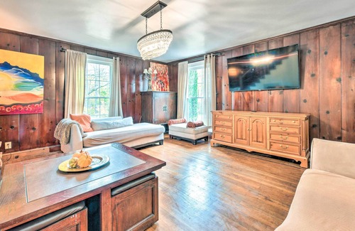 Mooresville House | Charming & Spacious Mooresville Abode w/ Yard