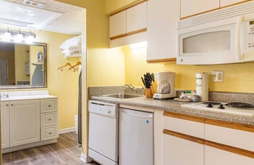Destin Resort | Charming sresort with WiFi, fitness room in lovely Destin