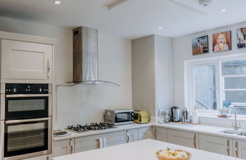 St Davids House | Charming St Davids Cottage with Cathedral Views