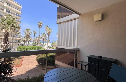 Le Grand Large Apartment | Charming studio 20 m from the beach, terrace and lift- 2BEAZUR99