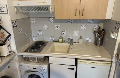 Courseulles-sur-Mer Apartment | Charming Studio overlooking the Port